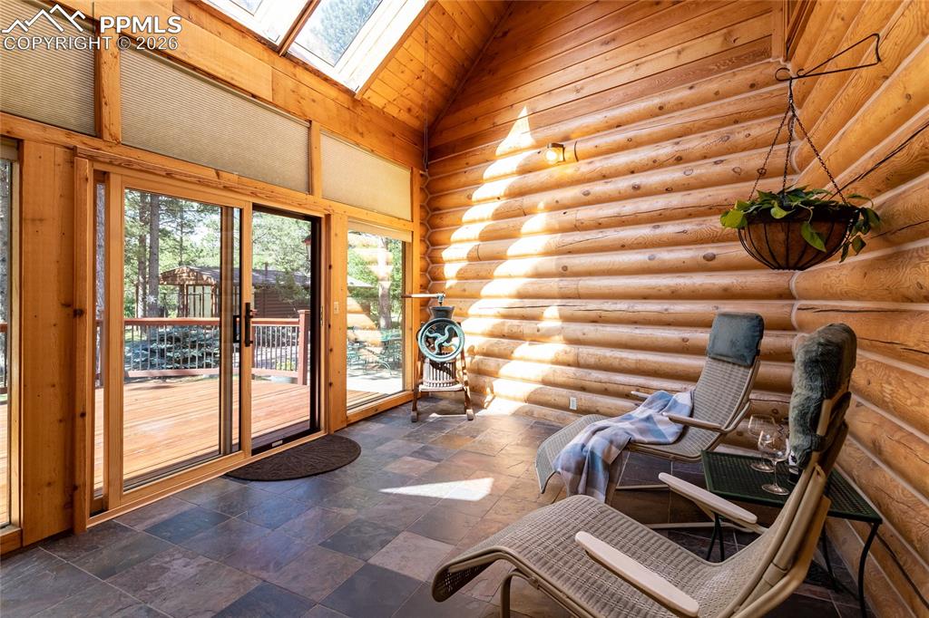 Image 15 of 50: Sun Room