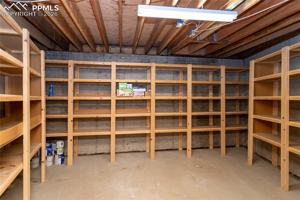 Image 34 of 50: Storage