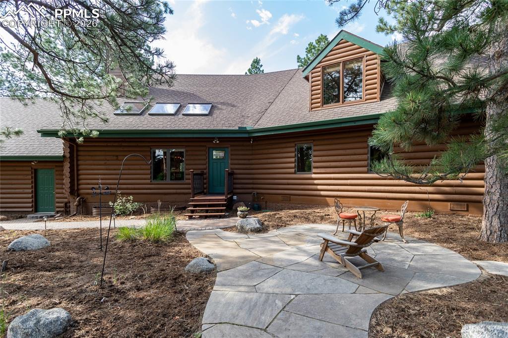 Image 6 of 50: Front of Structure