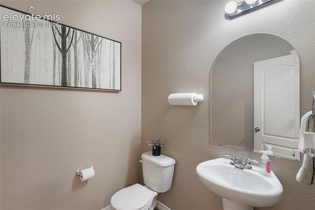 Image 13 of 44: Bathroom
