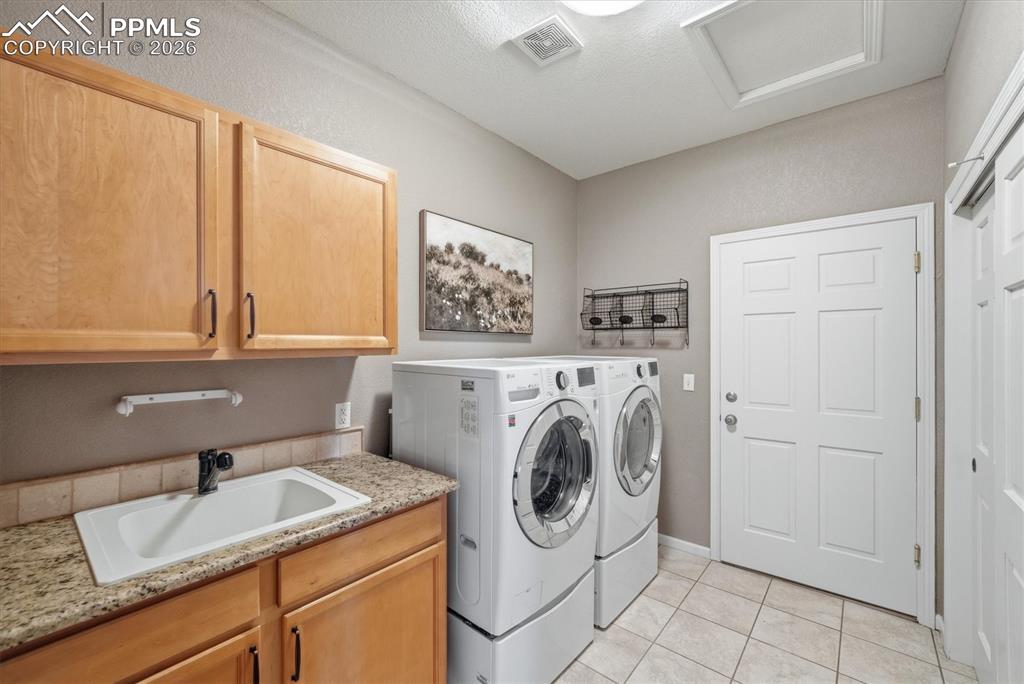 Image 26 of 46: Laundry