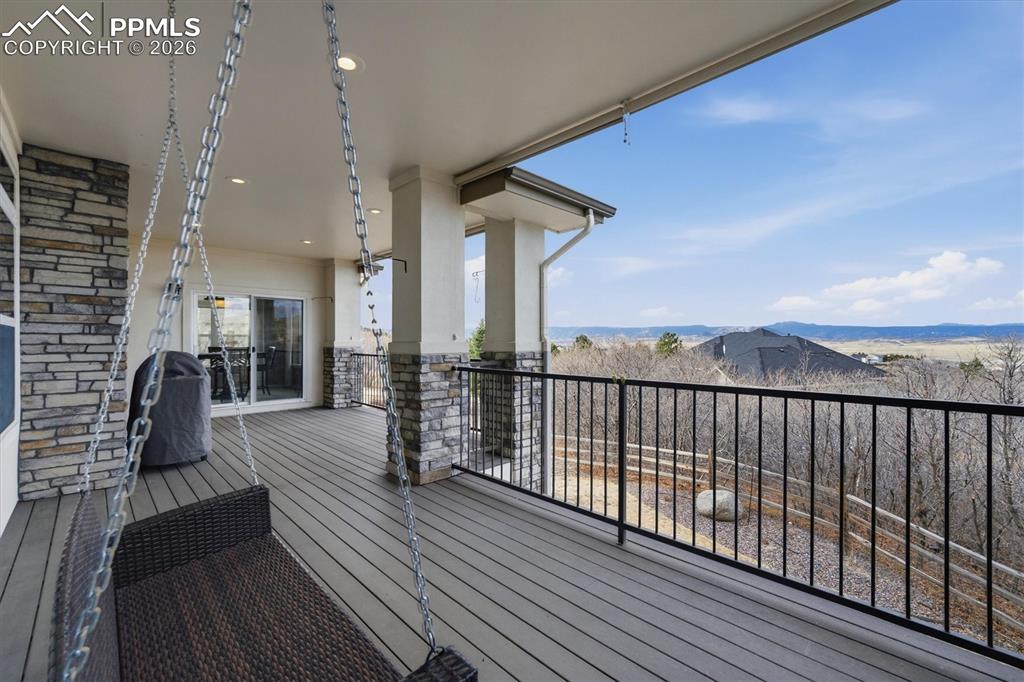 Image 27 of 46: Deck