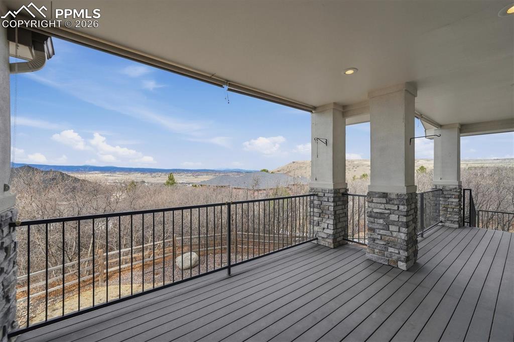 Image 28 of 46: Deck