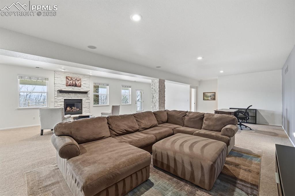 Image 33 of 46: Living Room