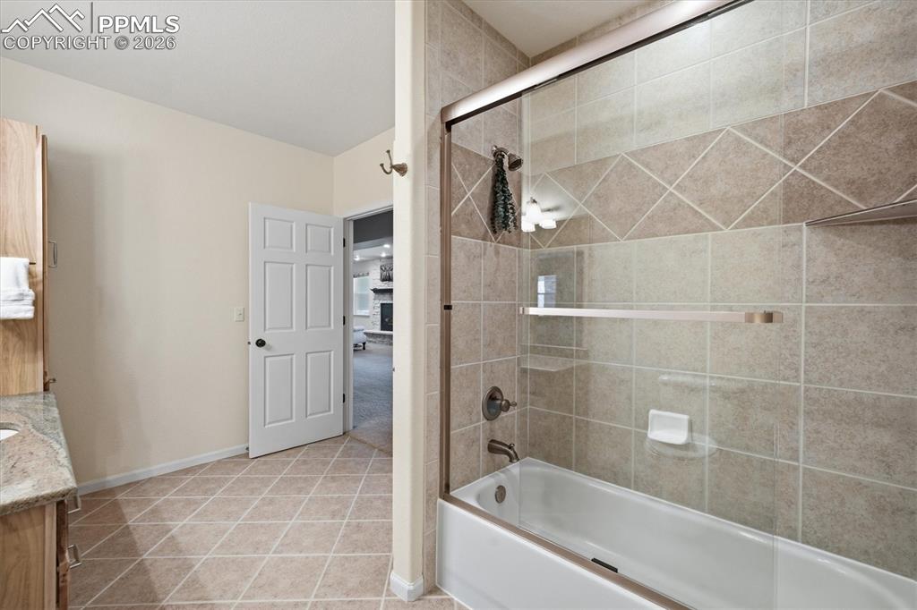 Image 39 of 46: Bathroom