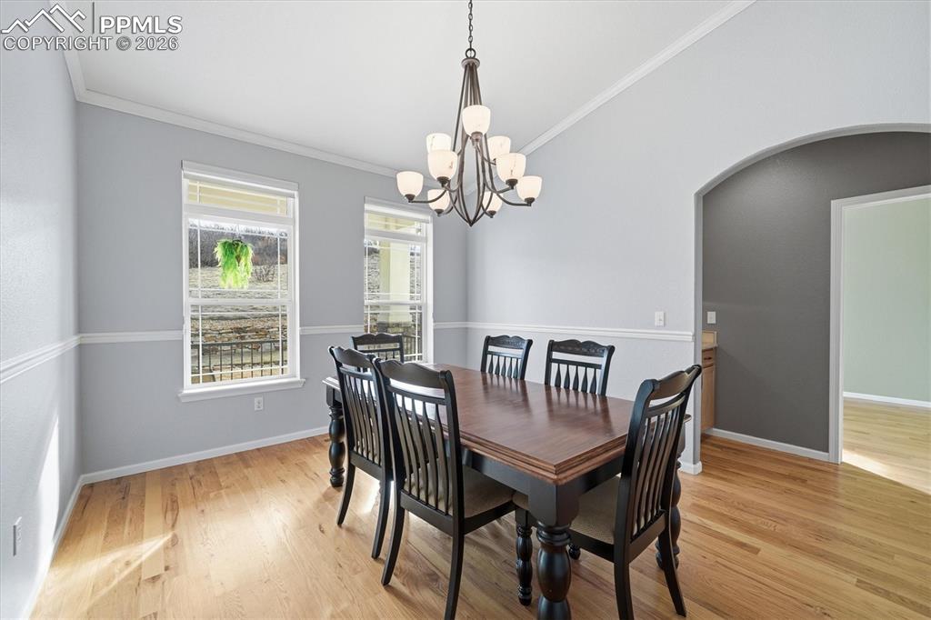 Image 4 of 46: Dining Area