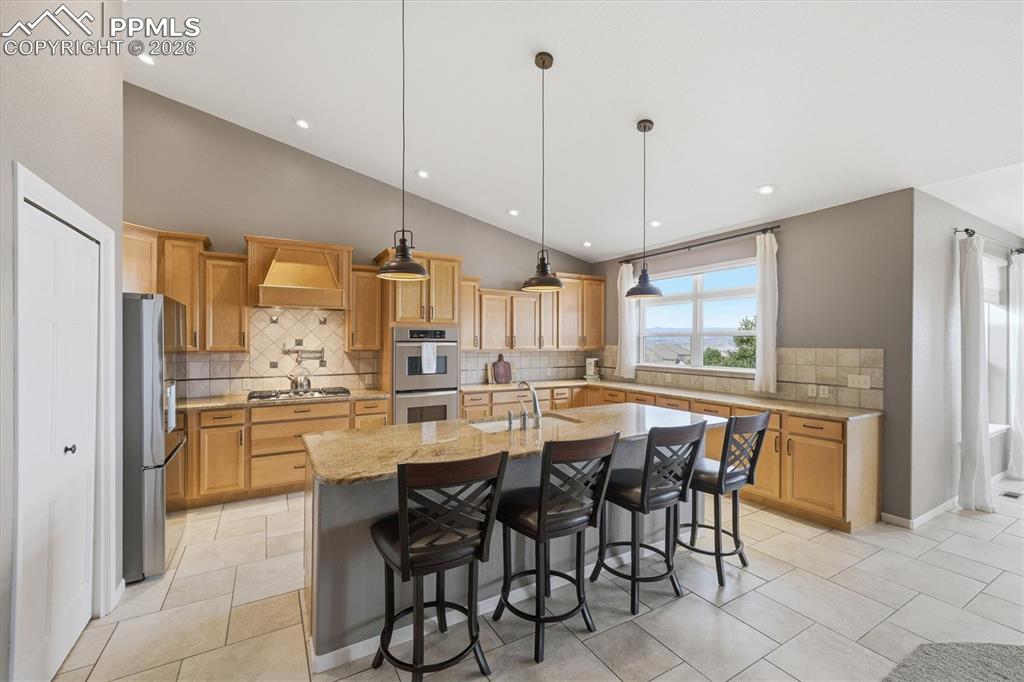 Image 6 of 46: Kitchen