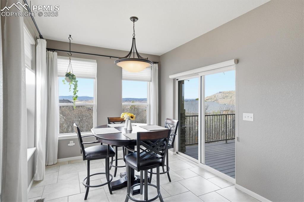 Image 9 of 46: Dining Area