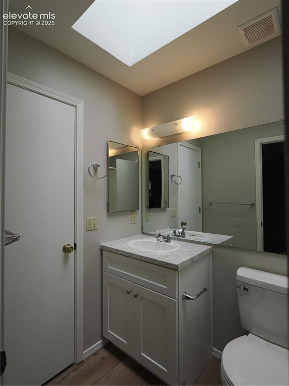 Image 11 of 31: Bathroom