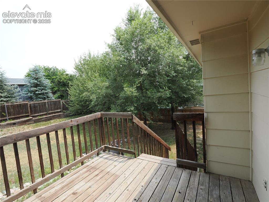 Image 26 of 31: Deck