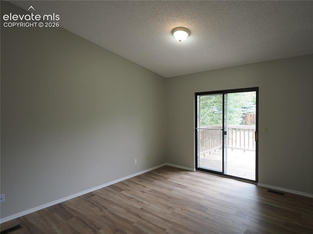 Image 6 of 31: Dining Area