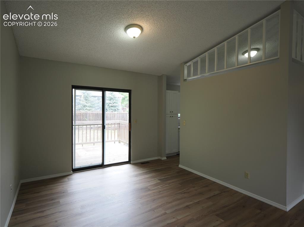 Image 7 of 31: Dining Area