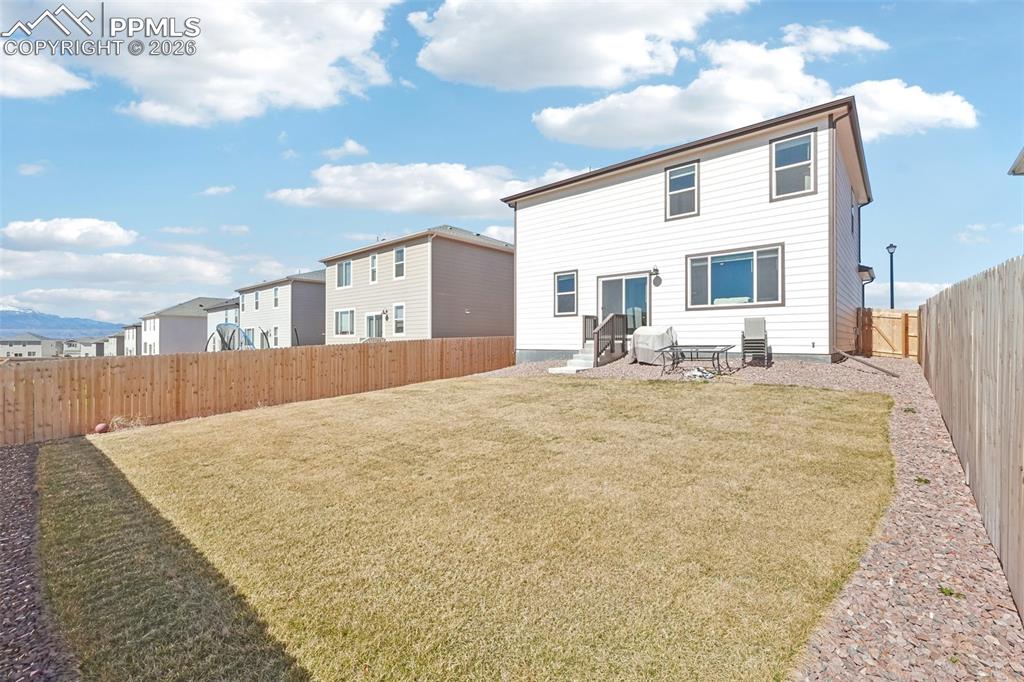 Image 34 of 34: Back of Structure