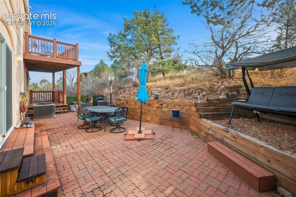 Image 6 of 32: Patio