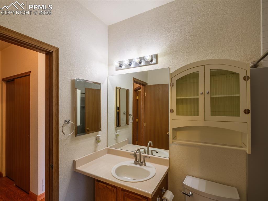 Image 14 of 38: Bathroom