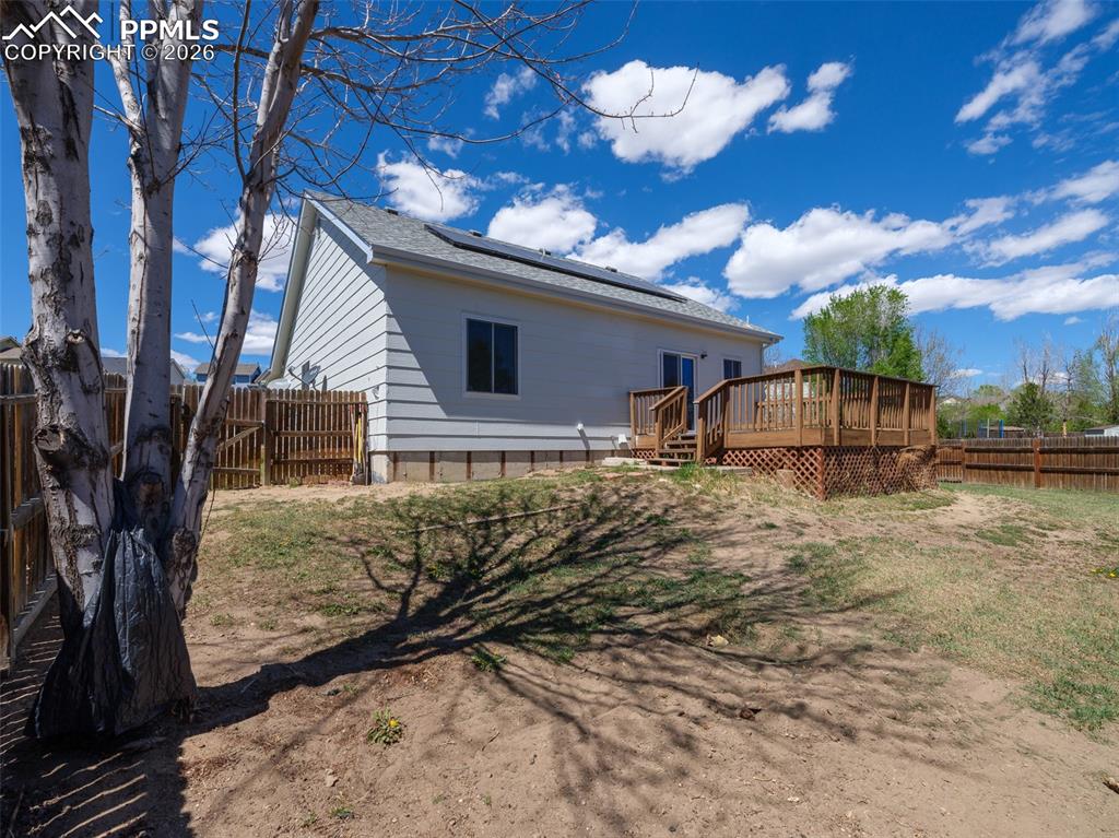 Image 26 of 38: Back of Structure