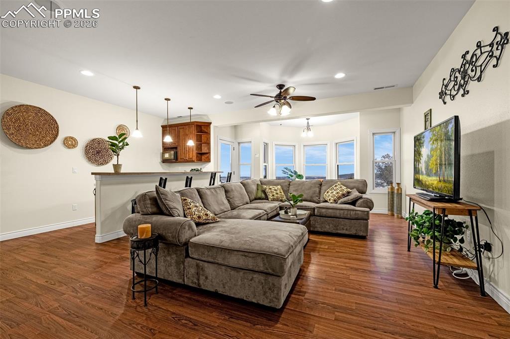 Image 31 of 46: No Description Available