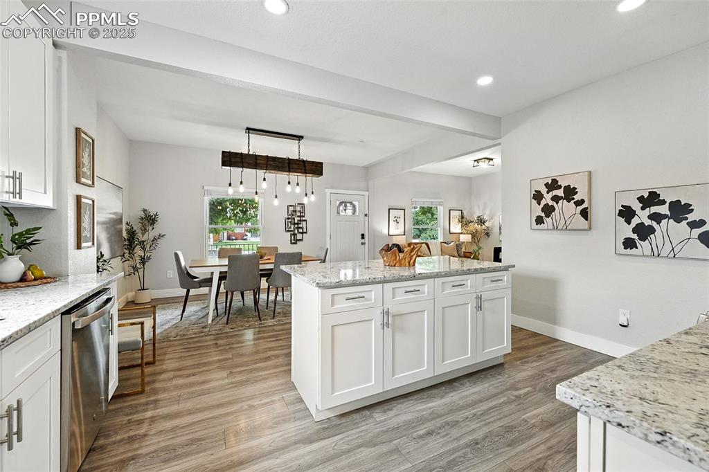 Image 17 of 42: Kitchen