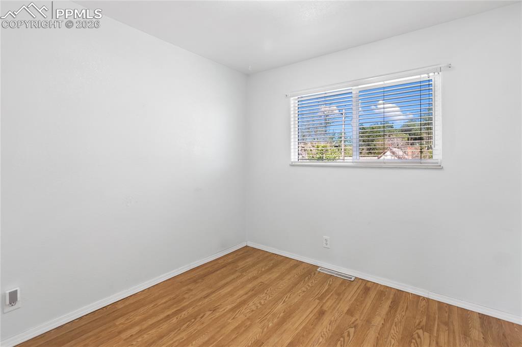 Image 19 of 39: Bedroom