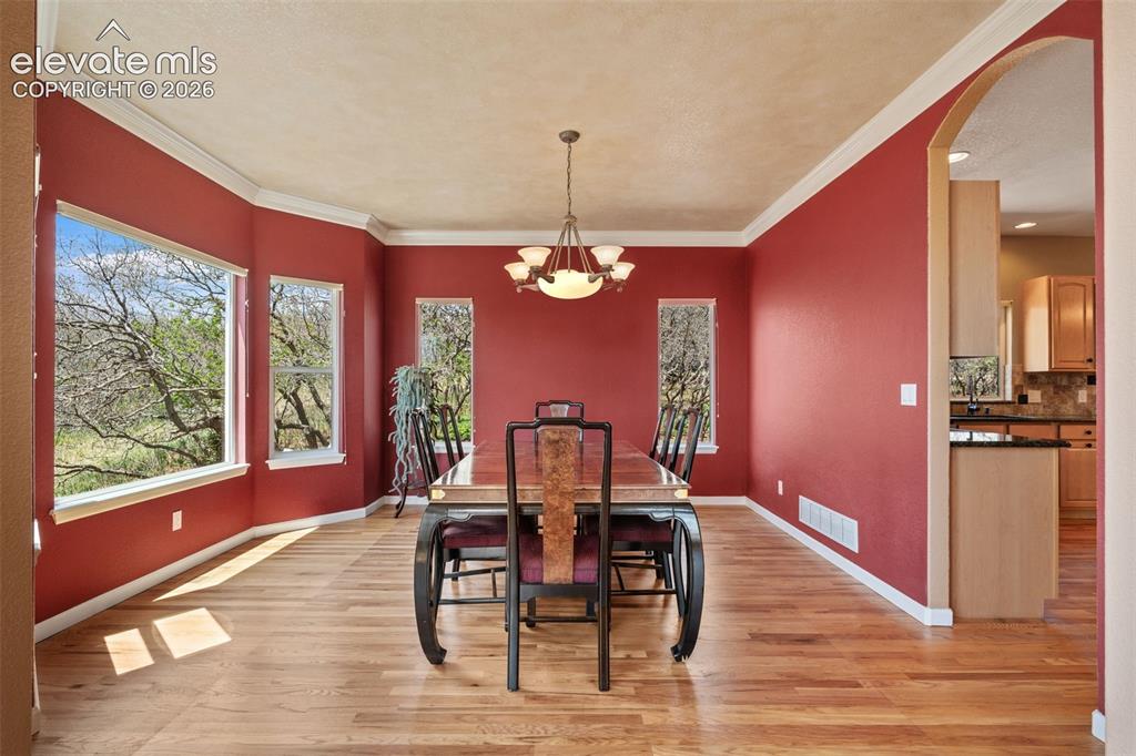 Image 8 of 49: Dining Area
