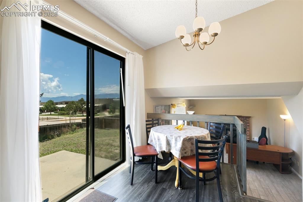 Image 11 of 41: Dining Area