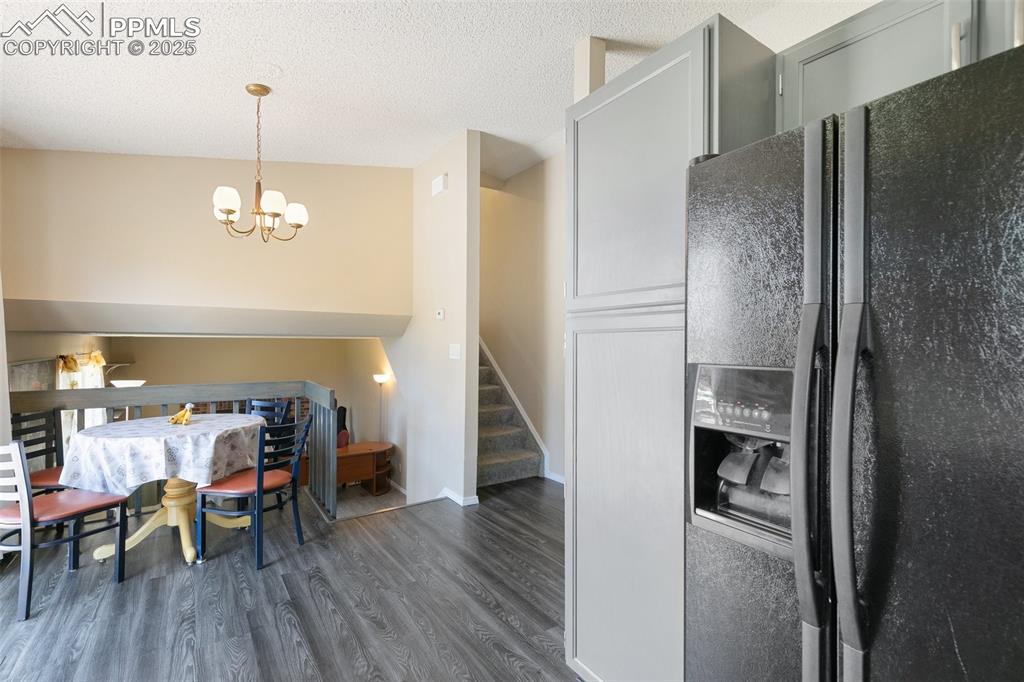 Image 13 of 41: Dining Area