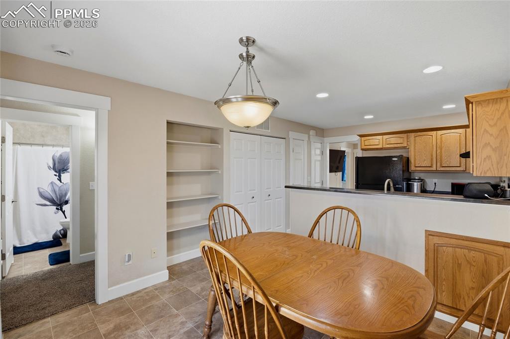 Image 15 of 36: Dining Area