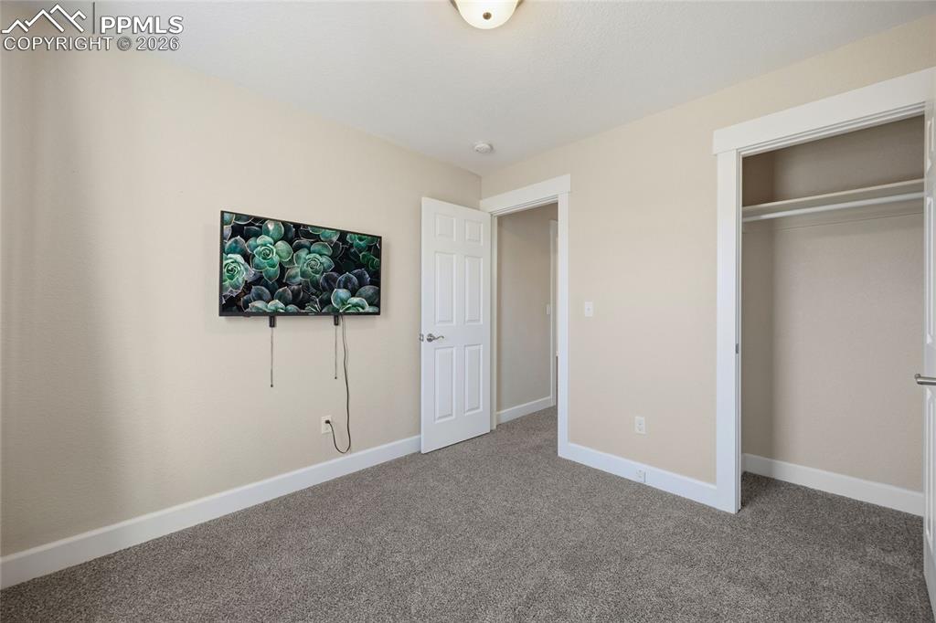 Image 30 of 36: Bedroom