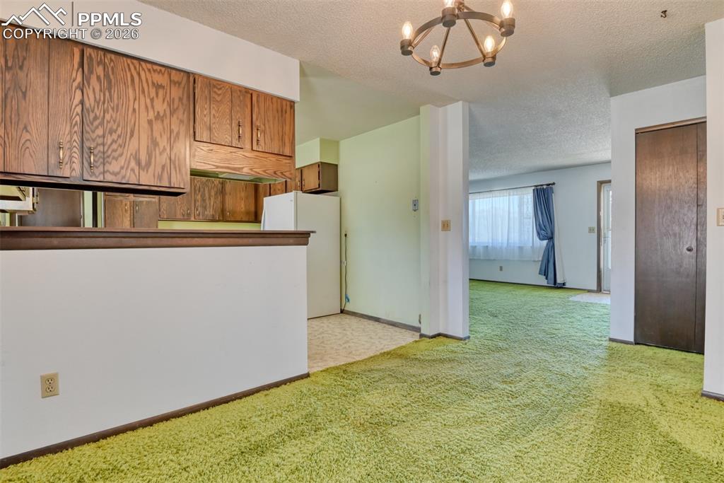 Image 10 of 35: Dining Area