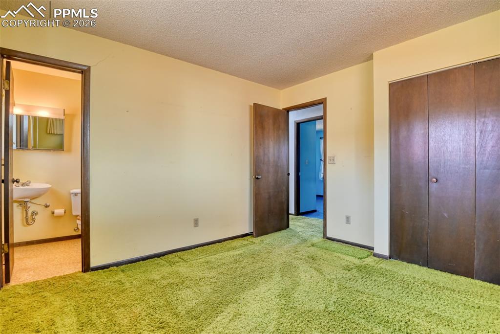 Image 18 of 35: Master Bedroom