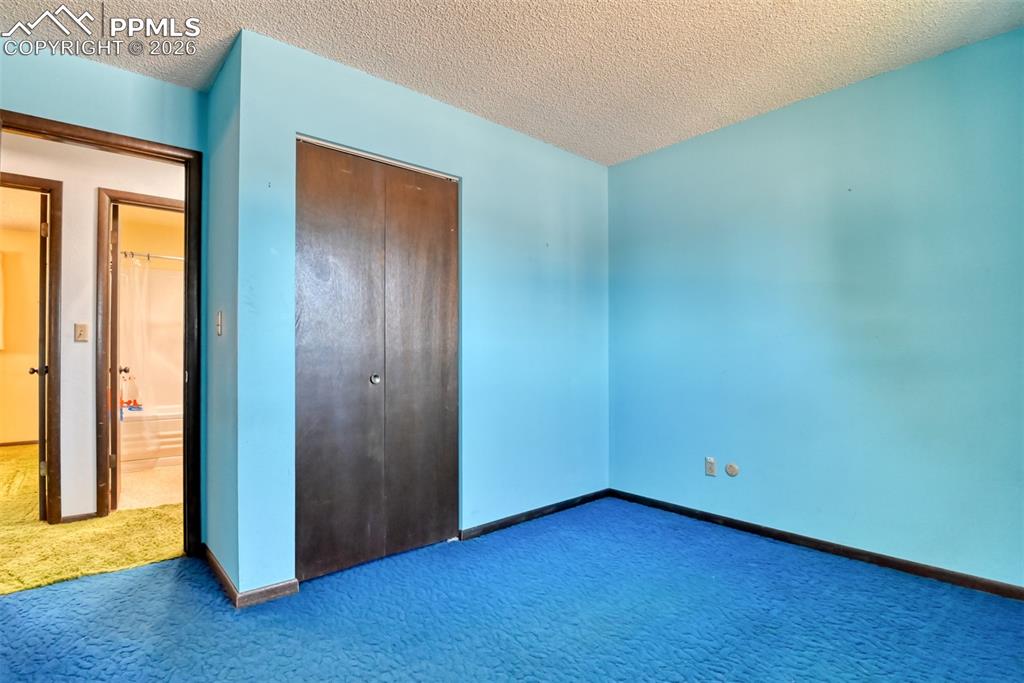 Image 25 of 35: Bedroom