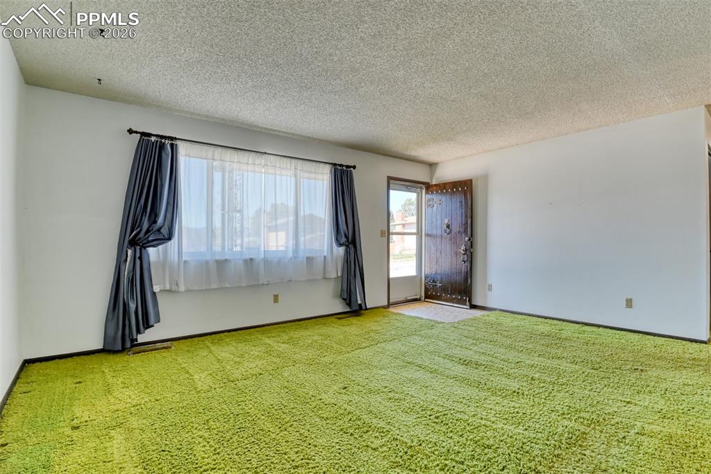 Image 5 of 35: Living Room