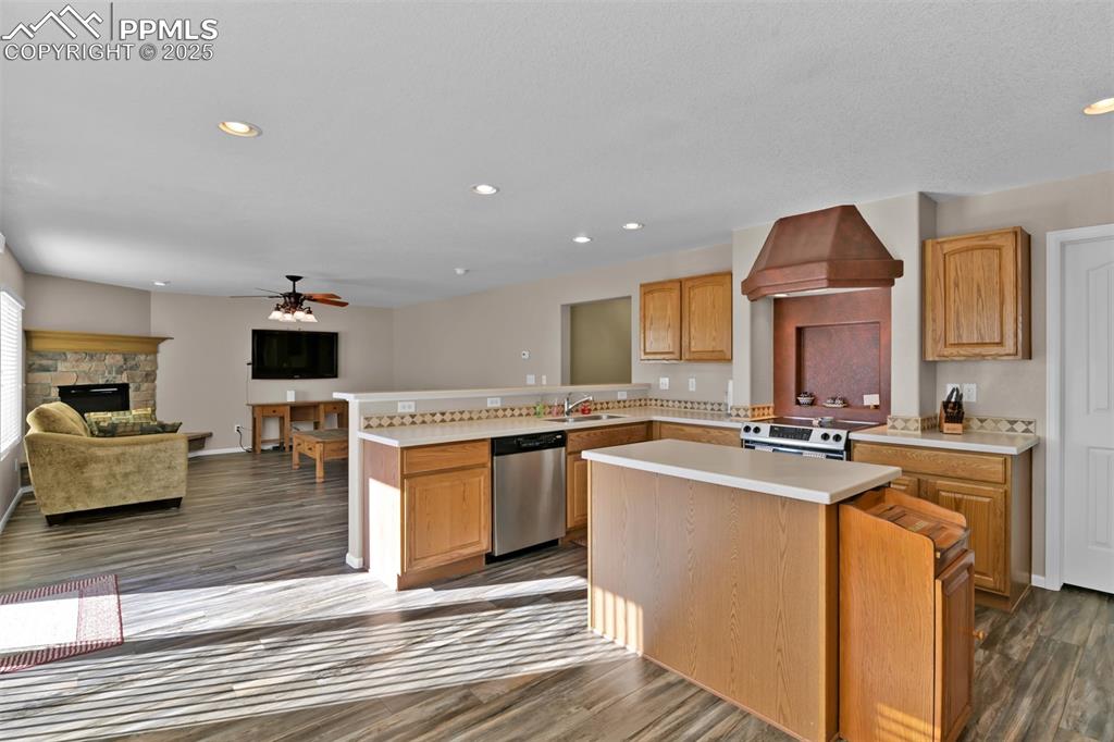 Image 14 of 50: Looking into Great Room
