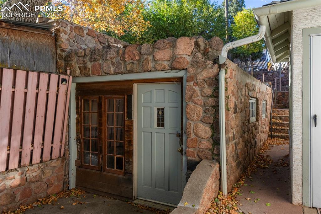 Image 18 of 25: Out Buildings