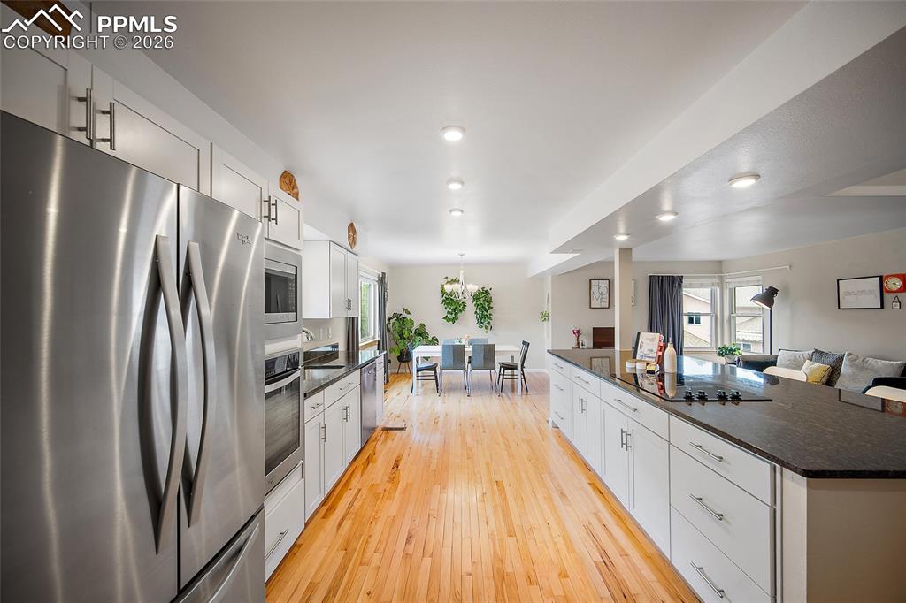 Image 10 of 47: Kitchen