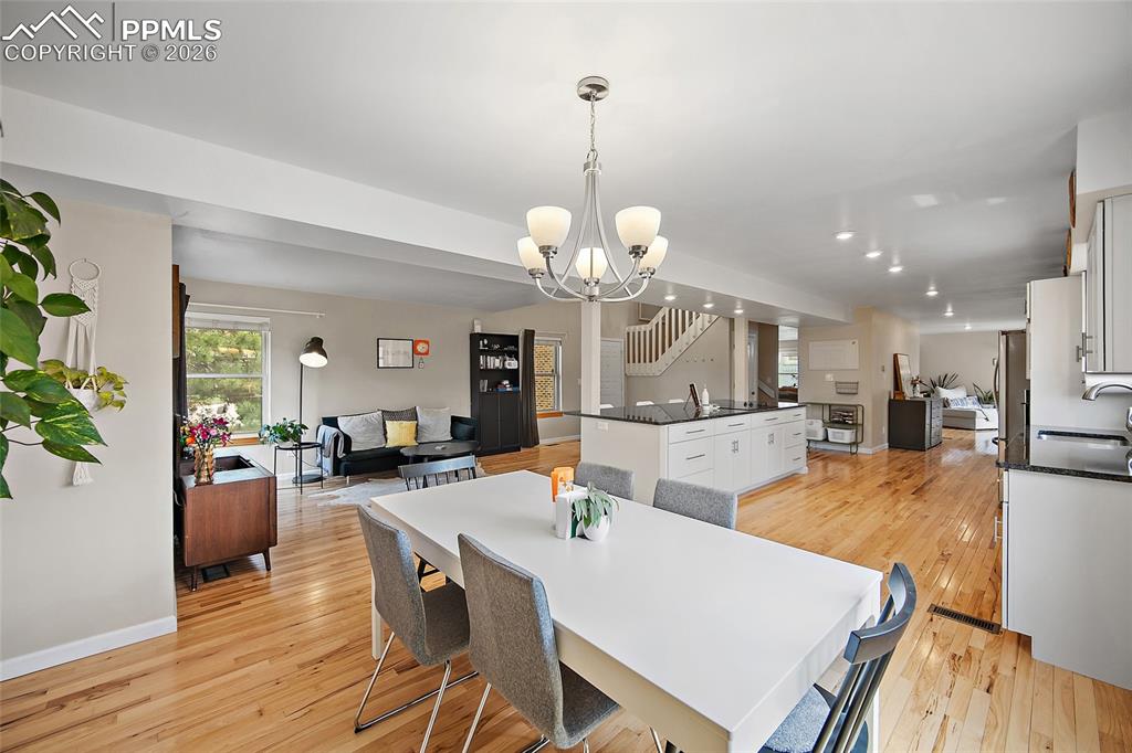 Image 6 of 47: Dining Area