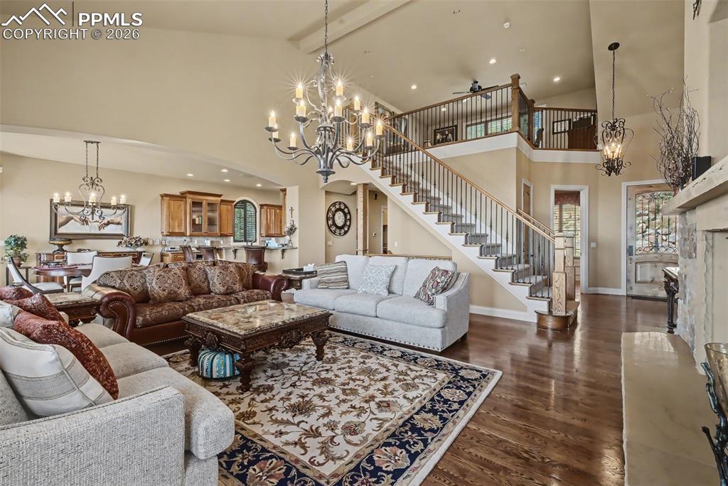 Image 10 of 50: Great Room