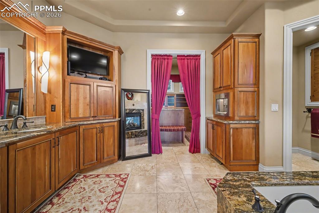 Image 27 of 50: Master Bathroom