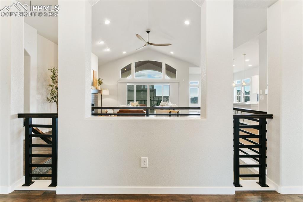 Image 12 of 46: Entry