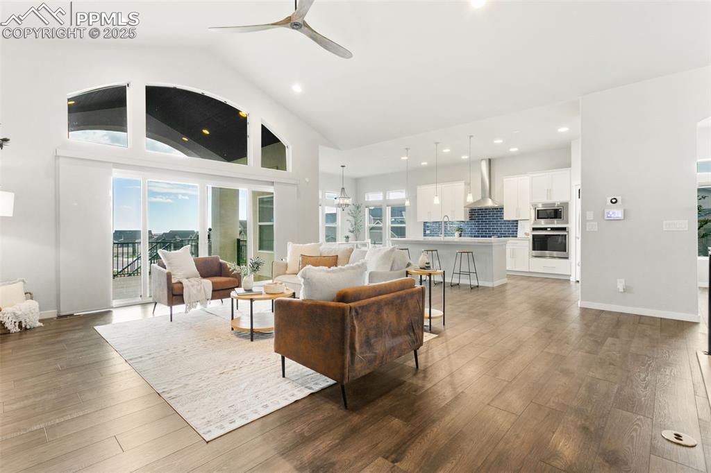 Image 15 of 46: Living Room