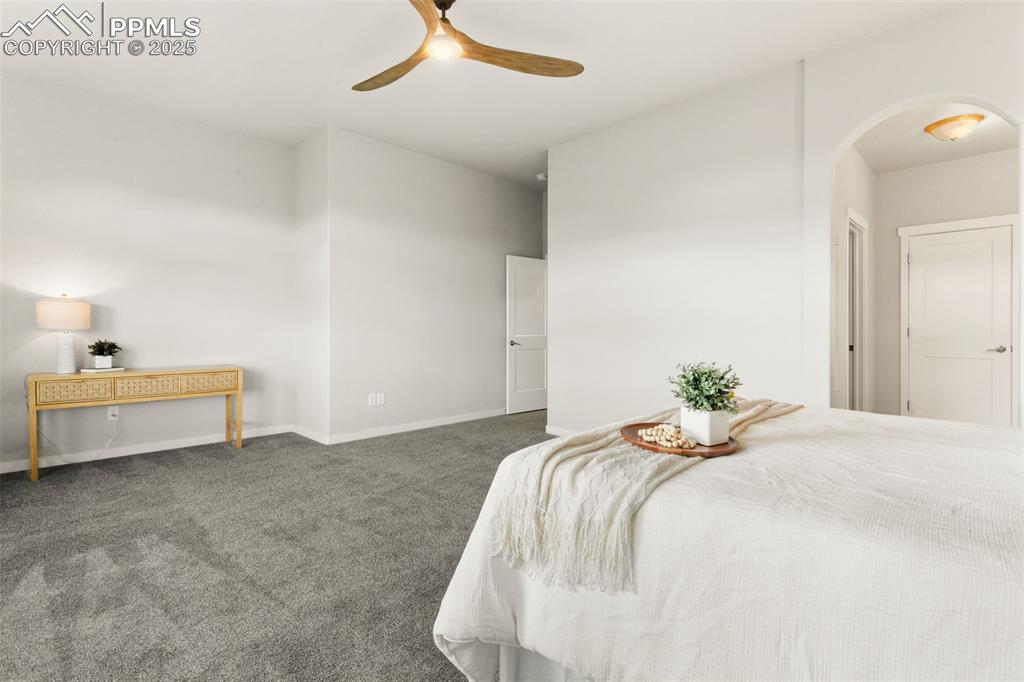 Image 28 of 46: Bedroom