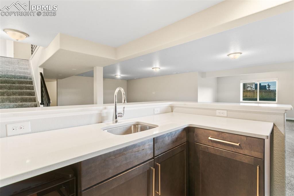 Image 37 of 46: Kitchen