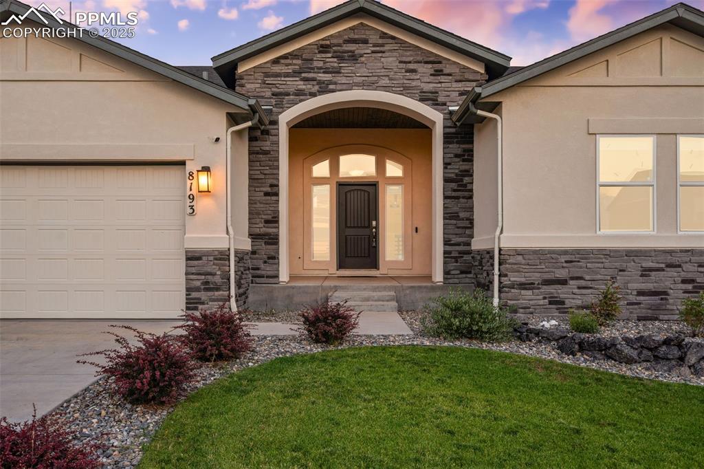 Image 4 of 46: Entry