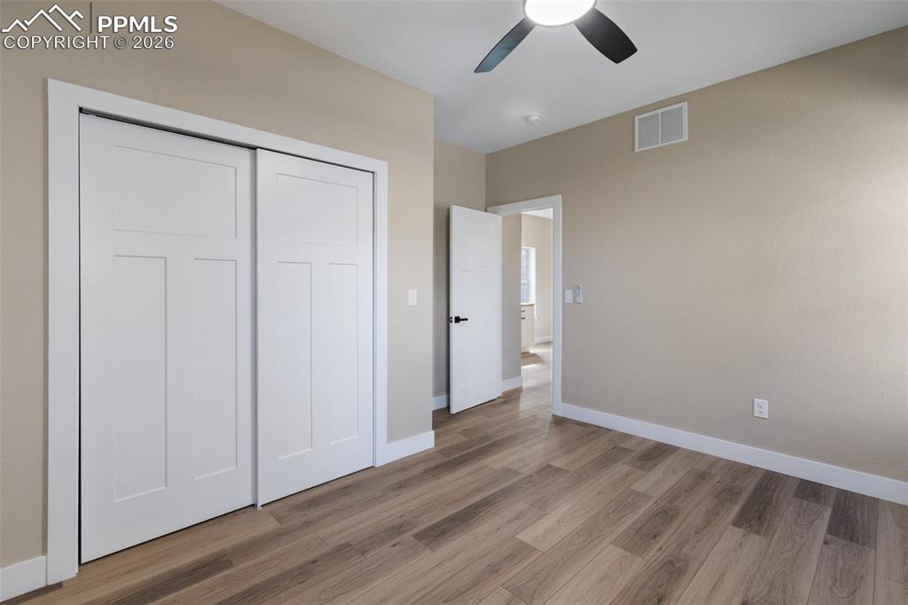 Image 12 of 23: Bedroom