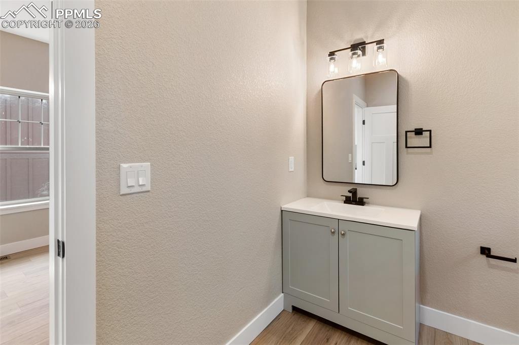 Image 15 of 23: Bathroom