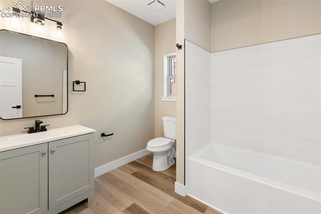 Image 17 of 23: Bathroom