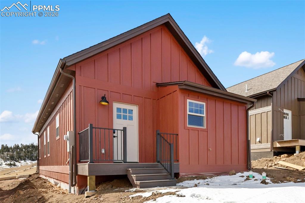 Image 21 of 23: Back of Structure