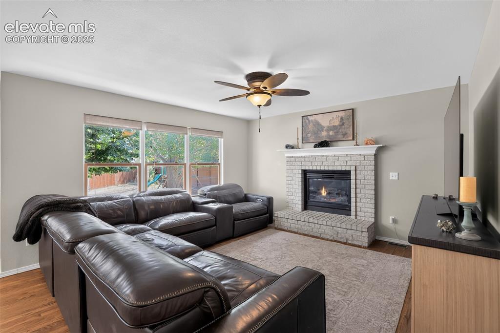 Image 11 of 28: Living Room