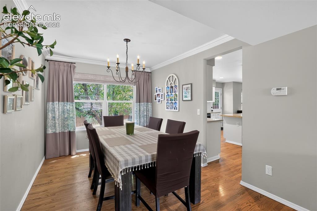 Image 9 of 28: Dining Area