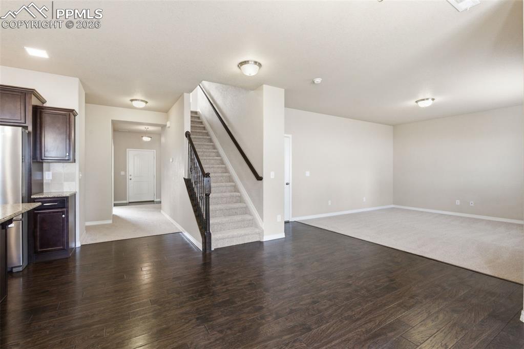 Image 19 of 46: Dining Area